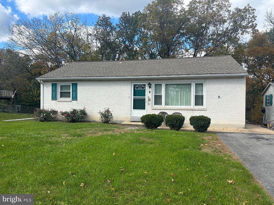 2nd image of 9 Maple Ave