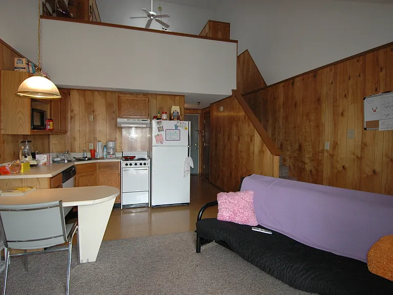 Crestview Apartments — Photo 6