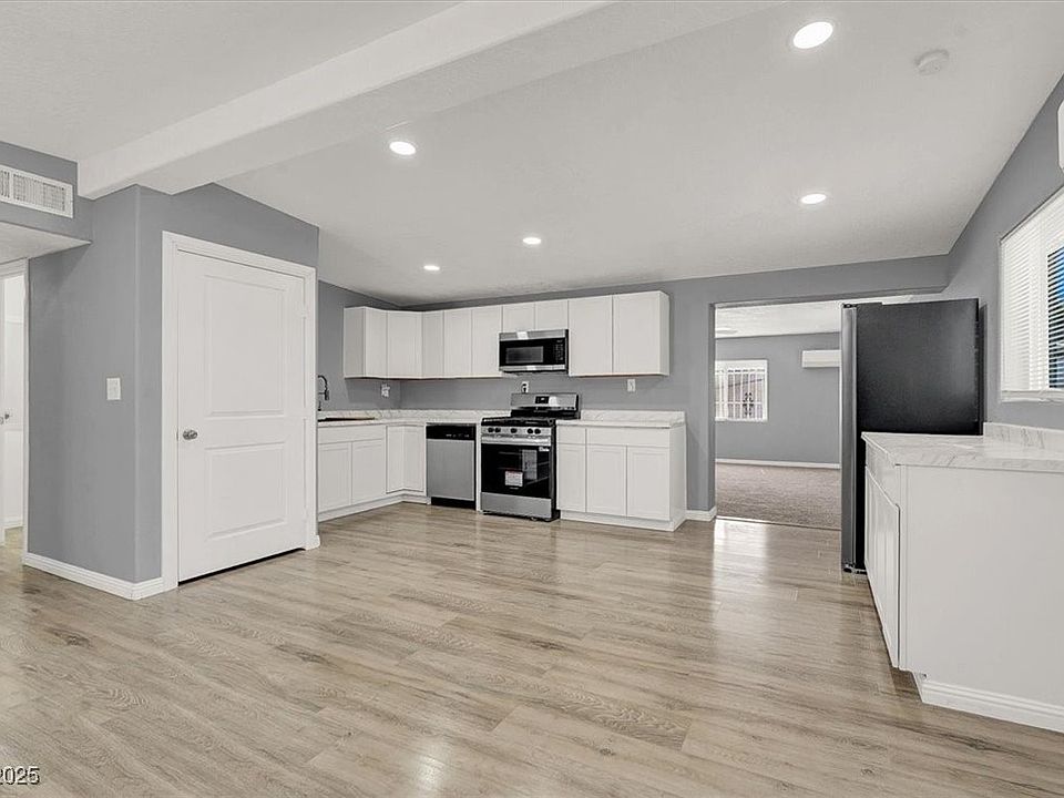1st image of 1659 Palma Vista Ave