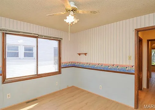 2949 Iowa St — Photo 17