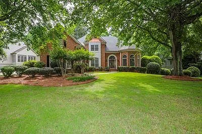 6 bed, 6.0 bath, 3809 sqft, $5,500 — Photo 2