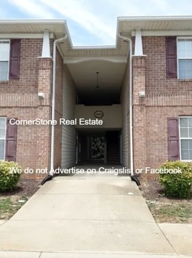 1810 Balmoral Dr — Photo 2