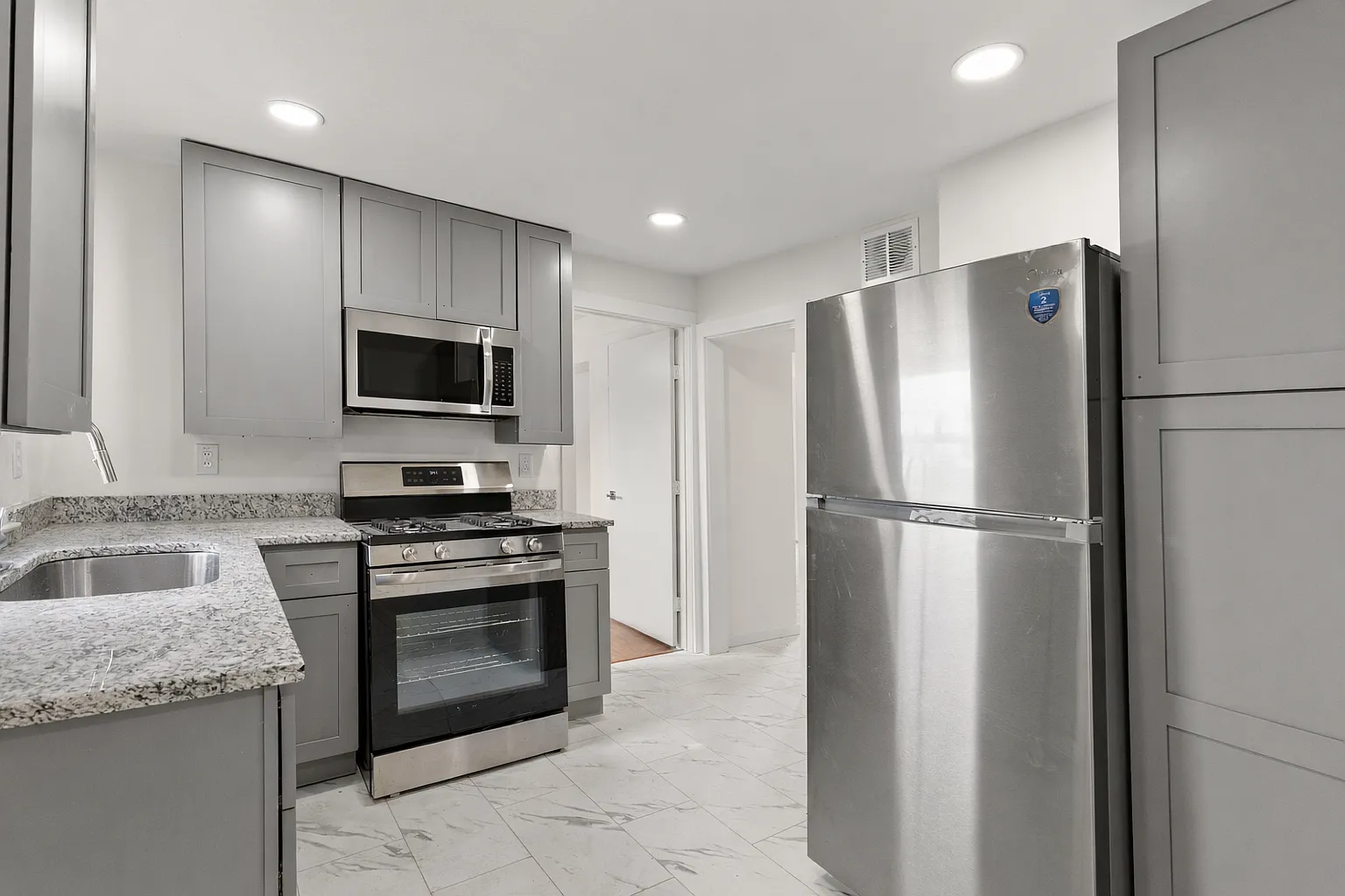 2401 Columbus Avenue - A — Photo 3