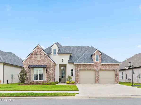 104 Queen Palm Cir, Broussard, LA 70518