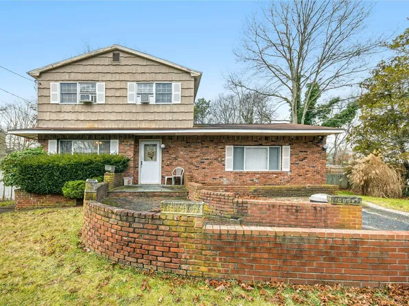 168 Monroe Street, Mastic, NY 11950