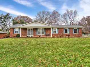 11701 Rossmoor Ln, Saint Louis, MO