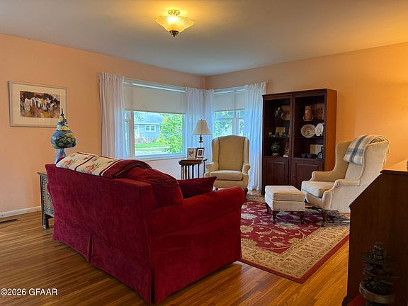 5th image of 1119 Sunset Dr