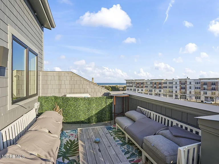 300 Asbury Ave #14 — Photo 29