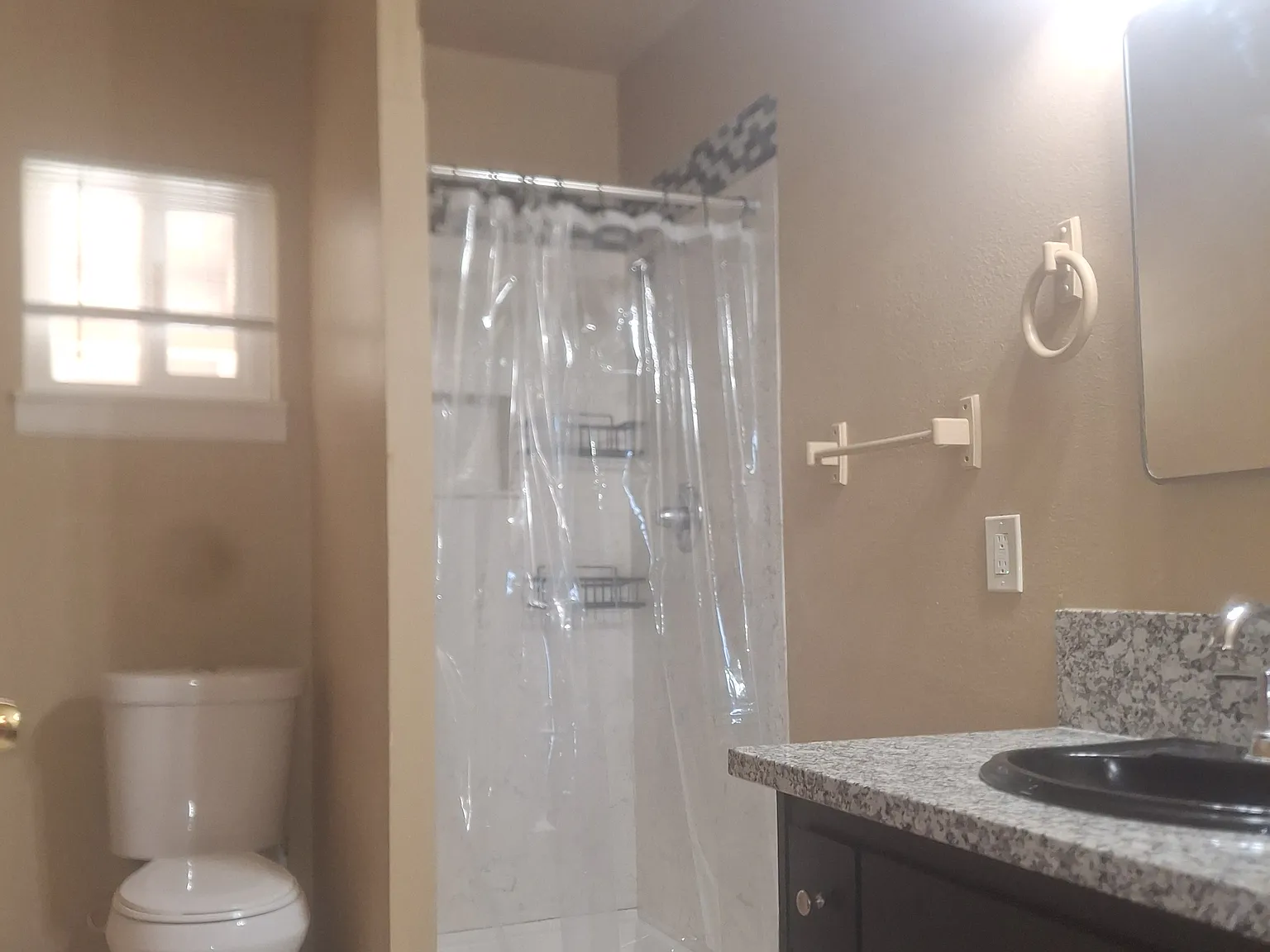 2 bed, 920 sqft, $1,450 — Photo 2