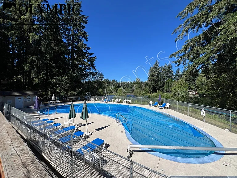 7439 Kittiwake Dr SE — Photo 6