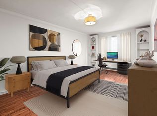305 W 52nd St APT 2F, New York, NY