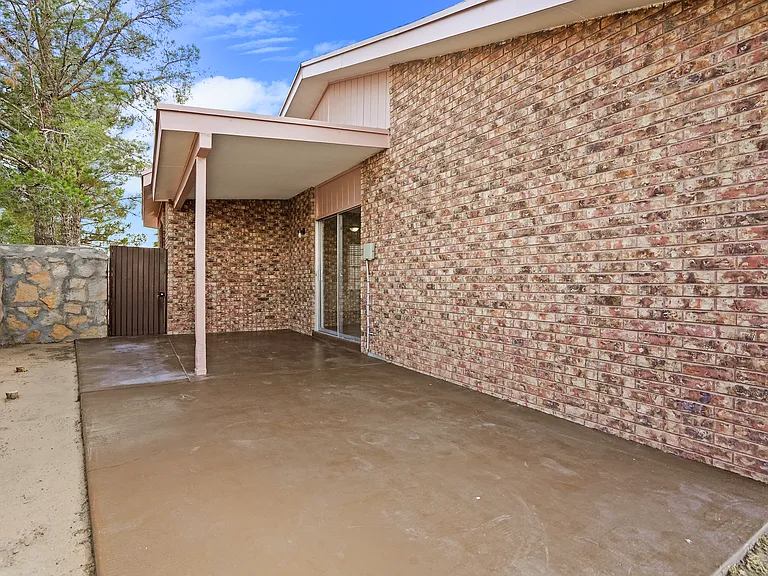 9321 Chantilly Dr — Photo 11