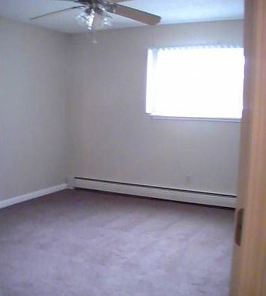 SPACIOUS BEDROOM