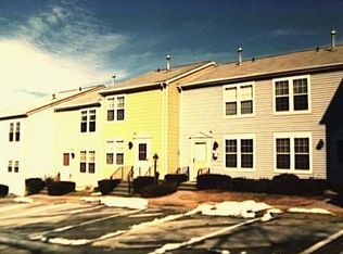 12 Pinewood Cir #12, Danbury, CT 06811