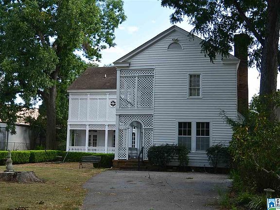 2nd image of 1083 Walnut St