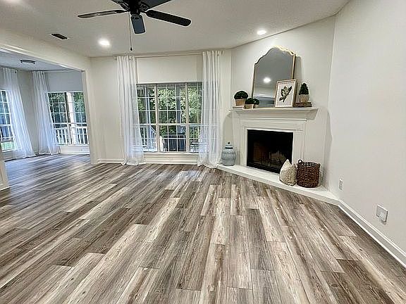 5th image of 8970 Celeste Rd