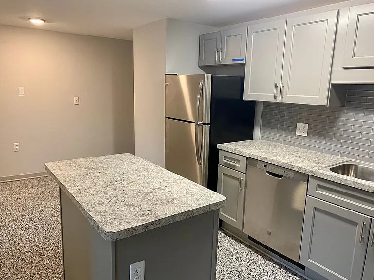 519 Exchange St — Photo 2