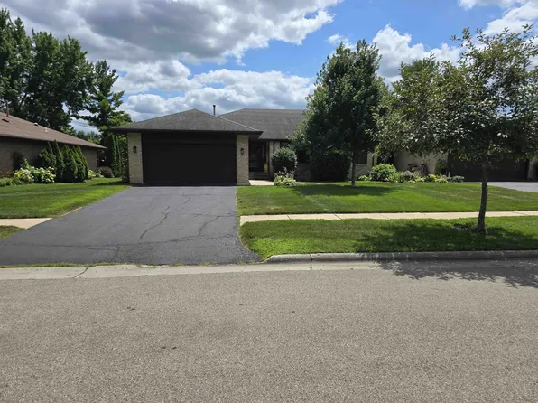 6667 Sandalwood Close, Rockford, IL 61108