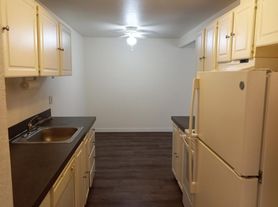Windinbrook- North Seattle Spacious Studio