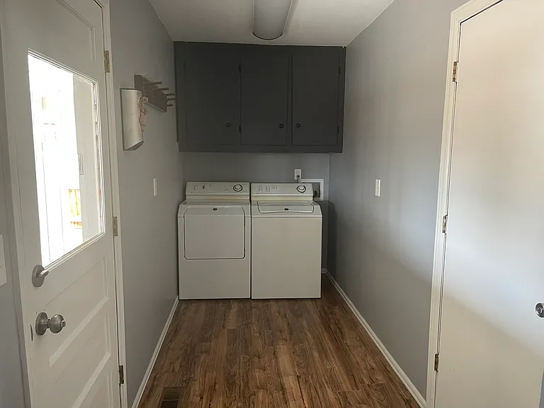 615 Virginia Ct — Photo 8