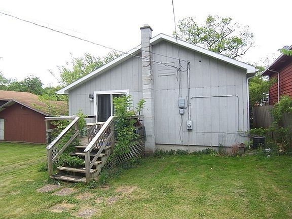 3rd image of 204 Woodland Dr