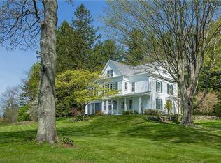925A Old Quaker Hill Rd, Pawling, NY 12564
