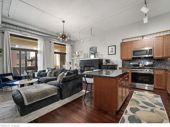 2nd image of 1301 W Madison St APT 304