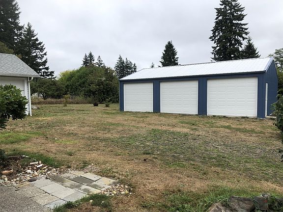 2nd image of 2027 Summit Dr