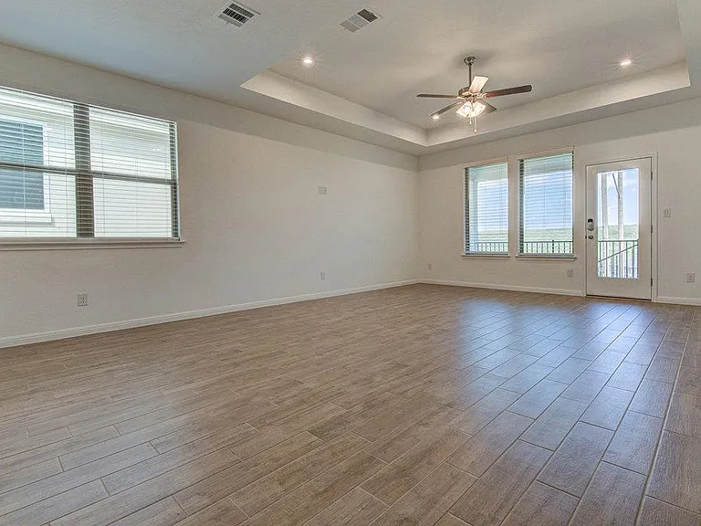 4537 Lucabella Ln — Photo 10