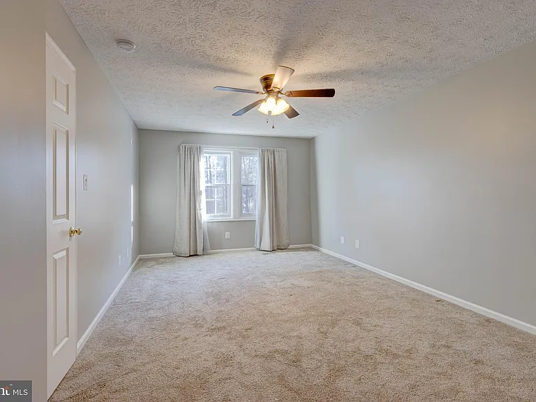 7925 Carriage Dr — Photo 18