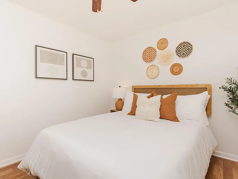 Bedroom 2 w/Queen Bed & TV