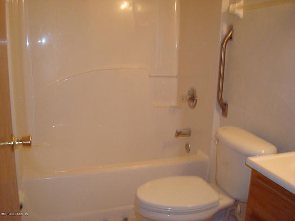 4th image of 2186 Lake St
