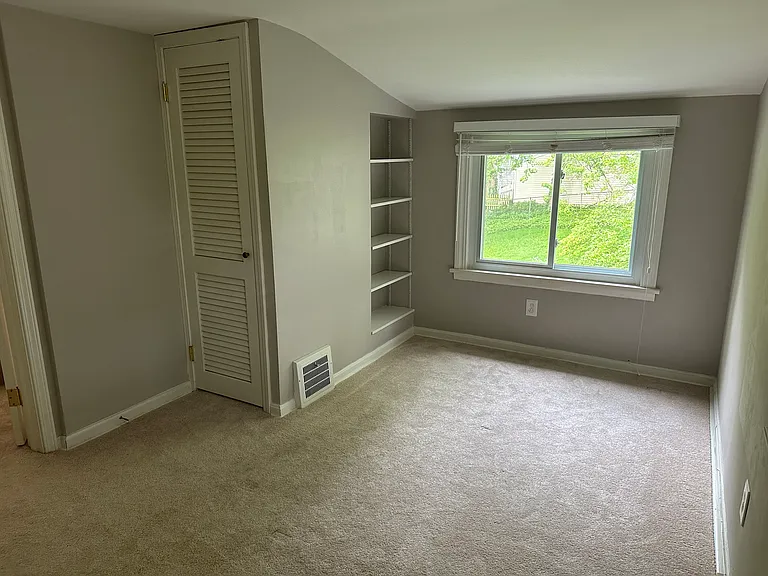 1547 Commodore Rd — Photo 10