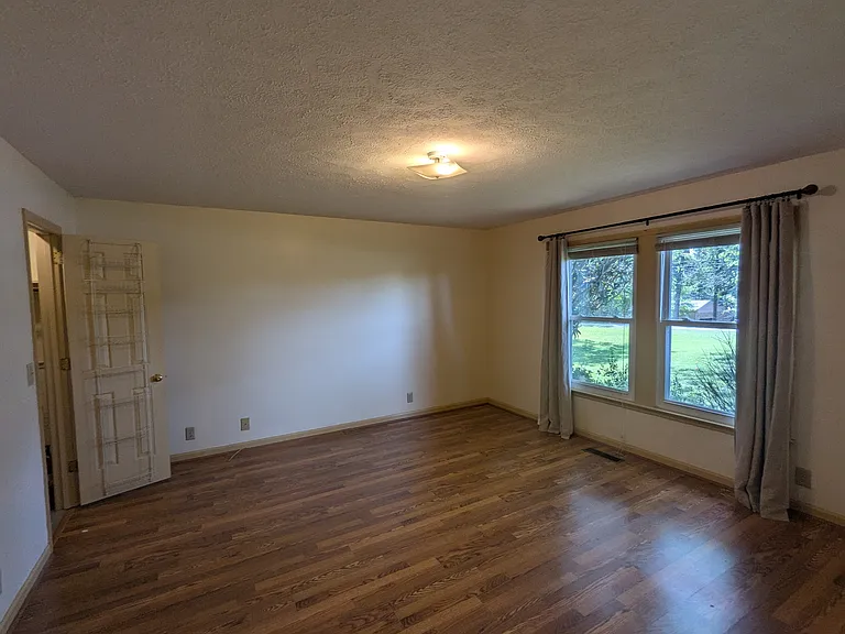 316 Southwinds Dr — Photo 11