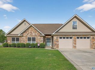 24 Mountain Cove Dr, Trinity, AL 35673