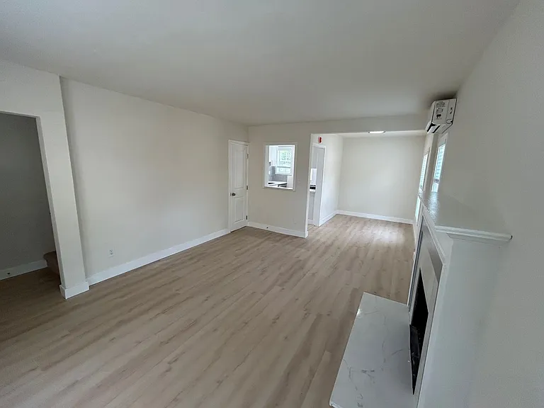 4002-6 Florida Street Apartments — Photo 19