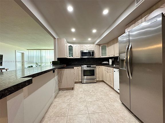 2nd image of 2001 Atlantic Shores Blvd APT 120