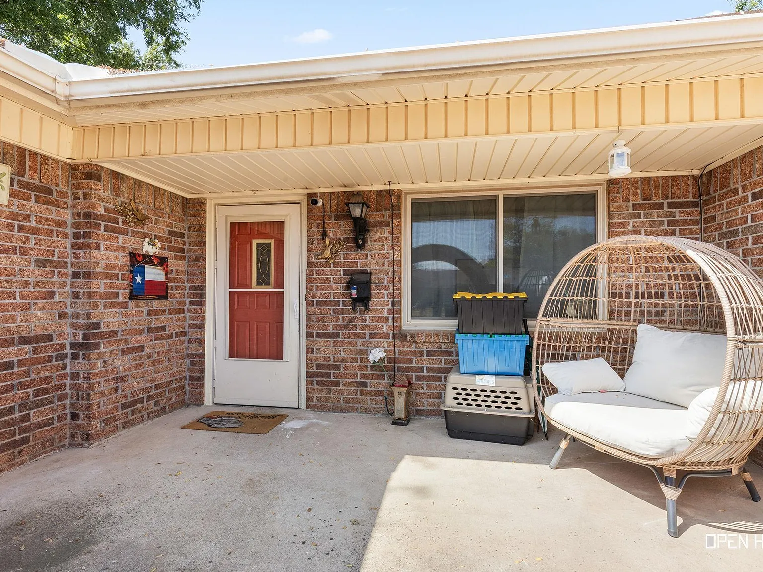 3 bed, 2.0 bath, 1284 sqft, $1,675 — Photo 2