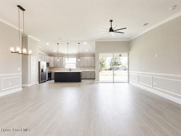 4th image of 3120 San Filippo Dr SE