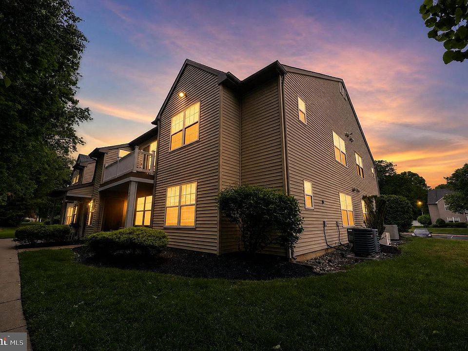 1st image of 146 Crestmont Dr