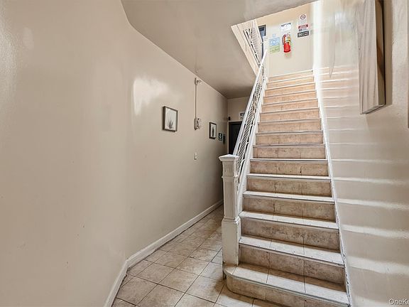 3rd image of 1149 Croes Avenue
