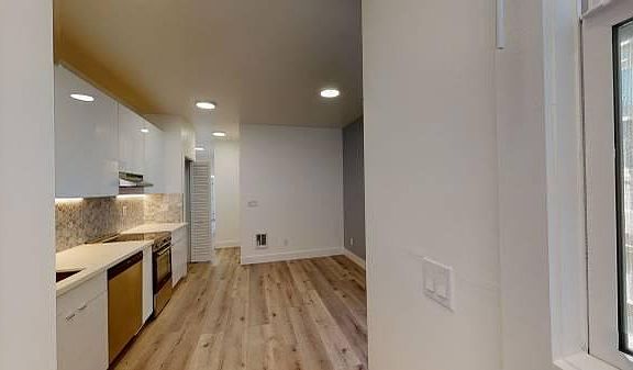 3rd image of 2835 Van Ness Ave APT 7