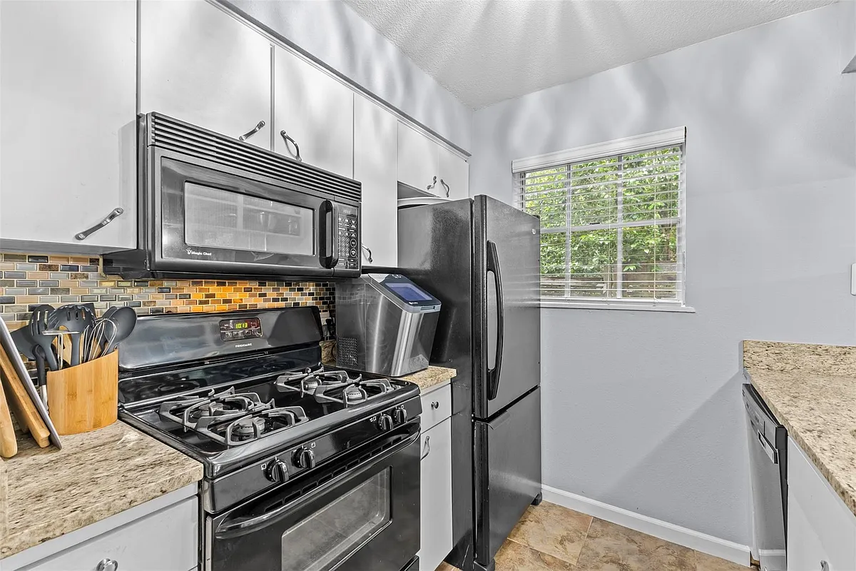 Building Photo - 7801 Shoal Creek Blvd #153