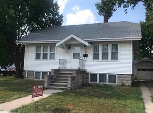 614 E 7th St, Cozad, NE 69130