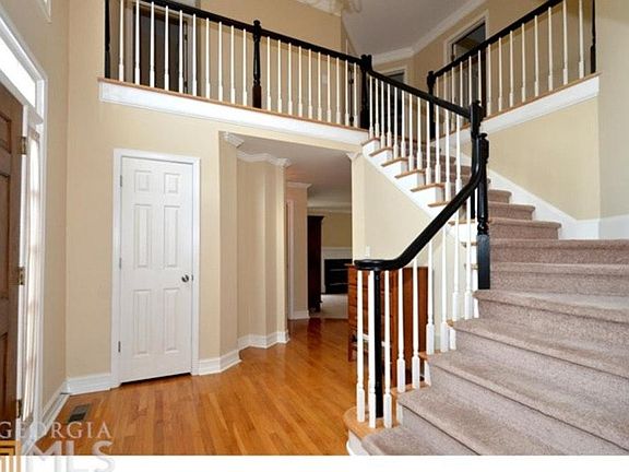 2 story foyer