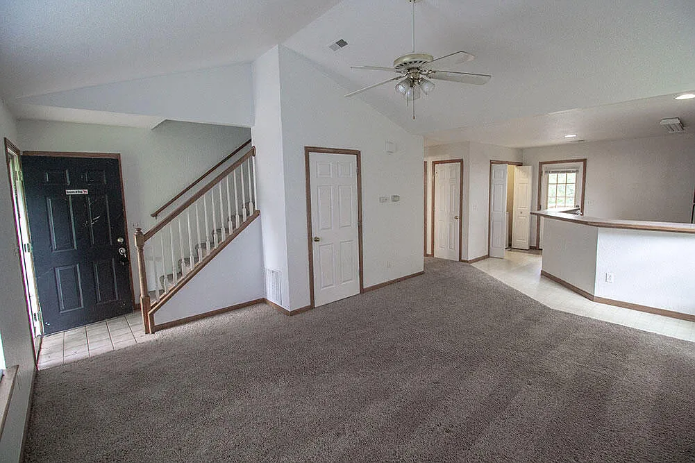 3 bed, 2.0 bath, 1559 sqft, $1,550 — Photo 2