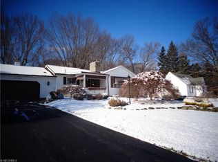 2048 Hubbard Thomas Rd, Hubbard, OH 44425