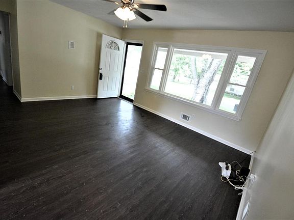 2nd image of 7600 Mango Dr