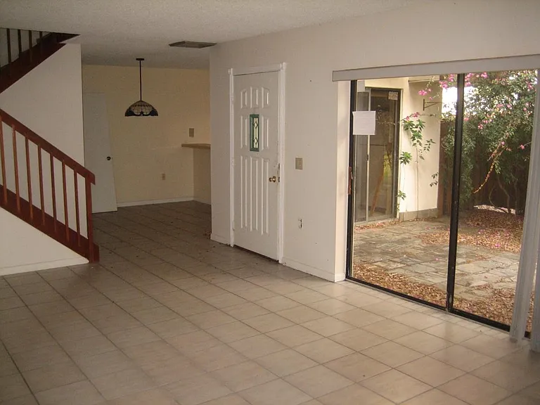 131 Heritage Way — Photo 3