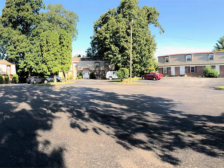 7515 Falling Leaves Cir #C — Photo 13